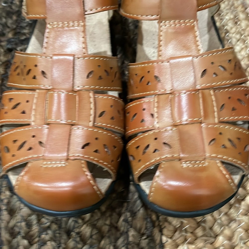 EARTH SPIRIT GELRON Women's Tan Sandals Sz 8 - Picture 11 of 11